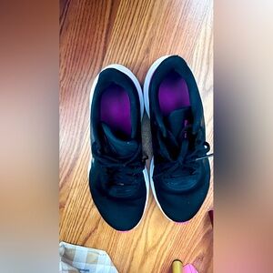 NIKE WOMEN RUNNING SHOES